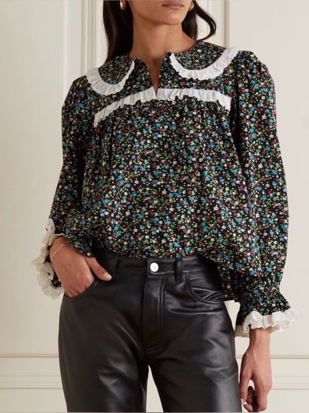Doen Floral Lace-Trim Peasant Blouse in Black